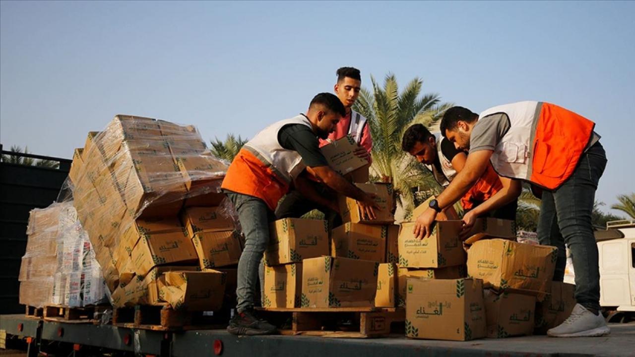 Öğretmen, Gazze’ye 300 bin lira bağışta bulundu